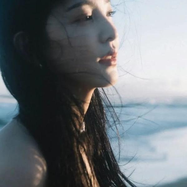 5个吓鬼的少年
